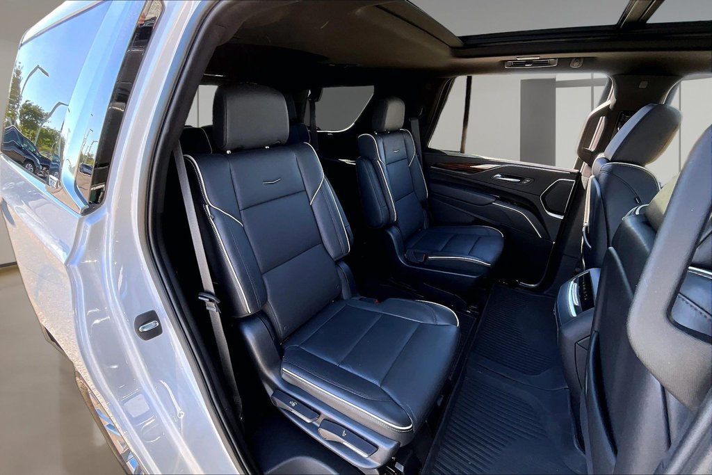 Certified 2023 Cadillac Escalade Premium Luxury w/ LPO, Floor Liner Package AWD/4WD image 29