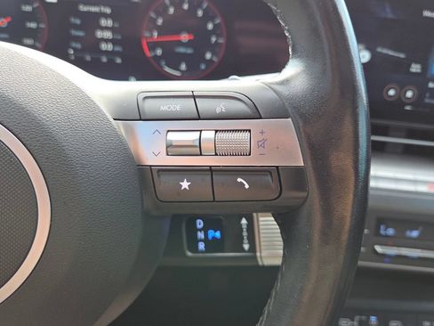 Used 2024 Hyundai Kona Limited AWD/4WD image 23
