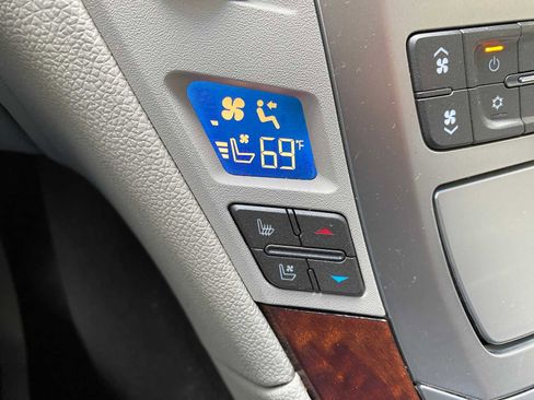 Used 2011 Cadillac CTS Premium RWD image 22