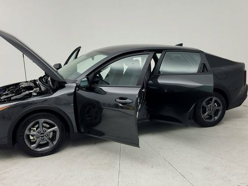 Used 2025 Kia K4 FWD image 12