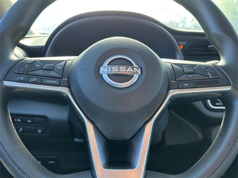 Used 2022 Nissan Kicks S image 33