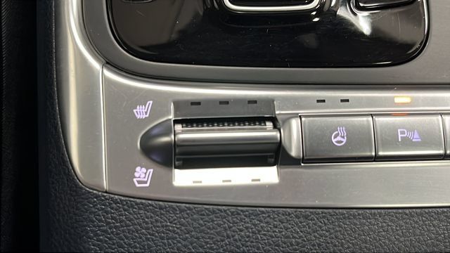 Used 2025 Kia Carnival SX Prestige FWD image 37