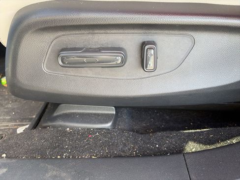 Certified 2024 Honda HR-V EX-L image 20