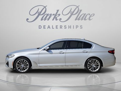 Used 2021 BMW 540i w/ Convenience Package RWD image 2