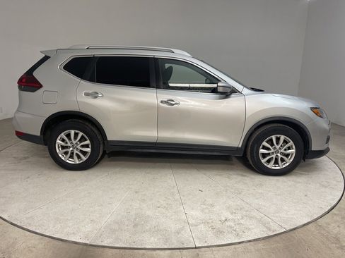 Used 2019 Nissan Rogue SV image 7
