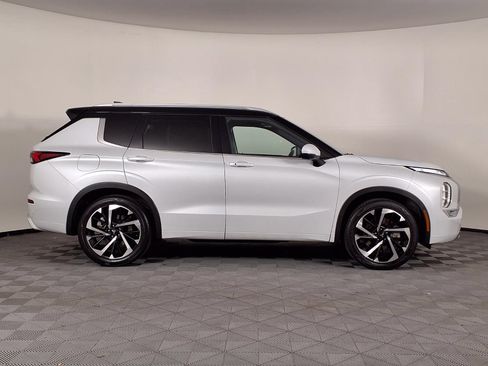 Used 2024 Mitsubishi Outlander SEL FWD image 34