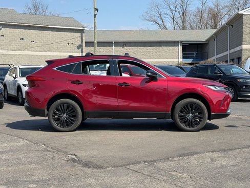 Used 2024 Toyota Venza Nightshade image 9