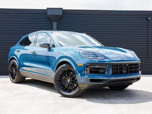 Certified 2026 Porsche Cayenne Coupe AWD/4WD image 9