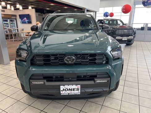 Used 2026 Toyota 4Runner TRD Off-Road Premium AWD/4WD image 3