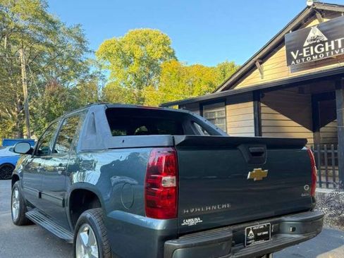 Used 2012 Chevrolet Avalanche LS image 4
