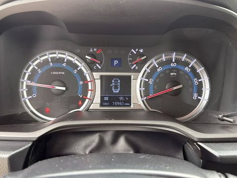 Used 2016 Toyota 4Runner SR5 AWD/4WD image 14