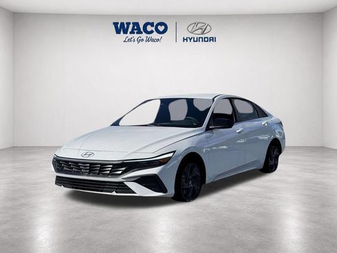 New 2026 Hyundai Elantra SEL FWD image 3