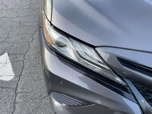 Used 2018 Toyota Camry XSE image 15