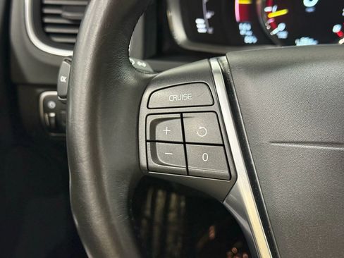 Used 2016 Volvo V60 T5 Cross Country image 25