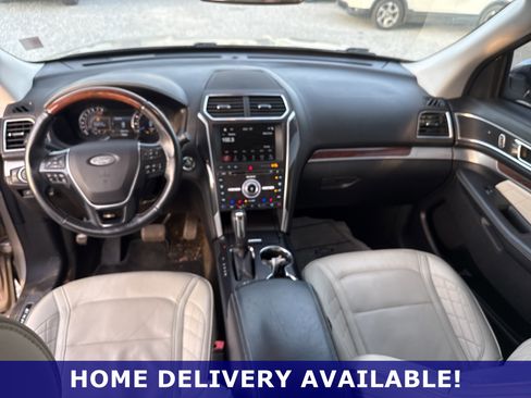 Used 2017 Ford Explorer Platinum AWD/4WD image 5