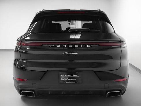 Certified 2024 Porsche Cayenne AWD/4WD image 11