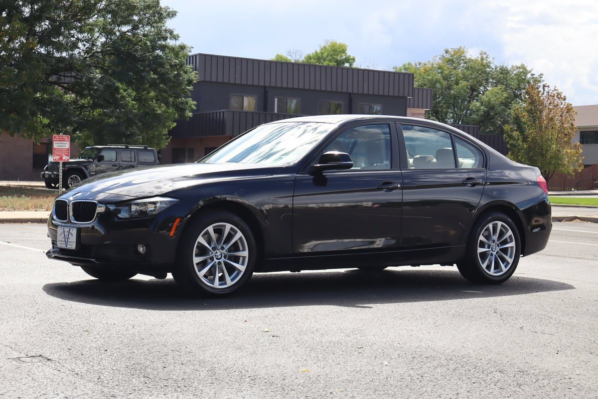 Used 2017 BMW 320i xDrive Sedan AWD/4WD image 11