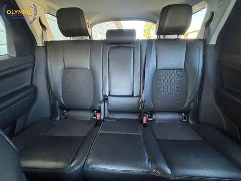 Used 2019 Land Rover Discovery Sport SE image 39