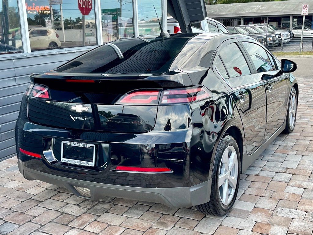 Used 2013 Chevrolet Volt FWD image 9