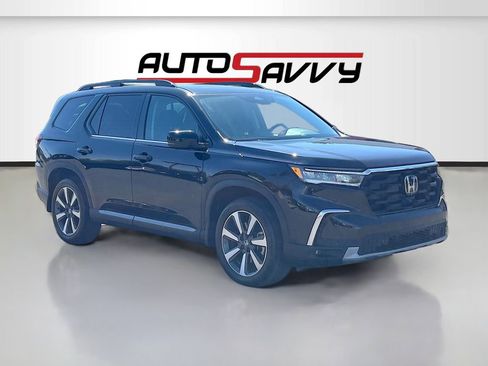 Used 2024 Honda Pilot Touring image 1