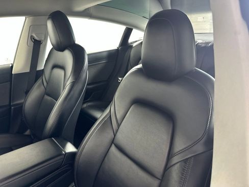 Used 2022 Tesla Model 3 Standard Range RWD image 8