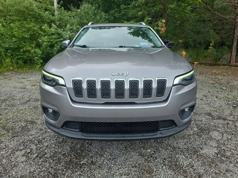 Used 2019 Jeep Cherokee Latitude Plus AWD/4WD image 2