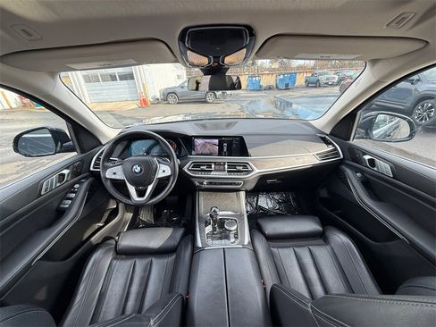 Used 2021 BMW X7 xDrive40i w/ Cold Weather Package image 19