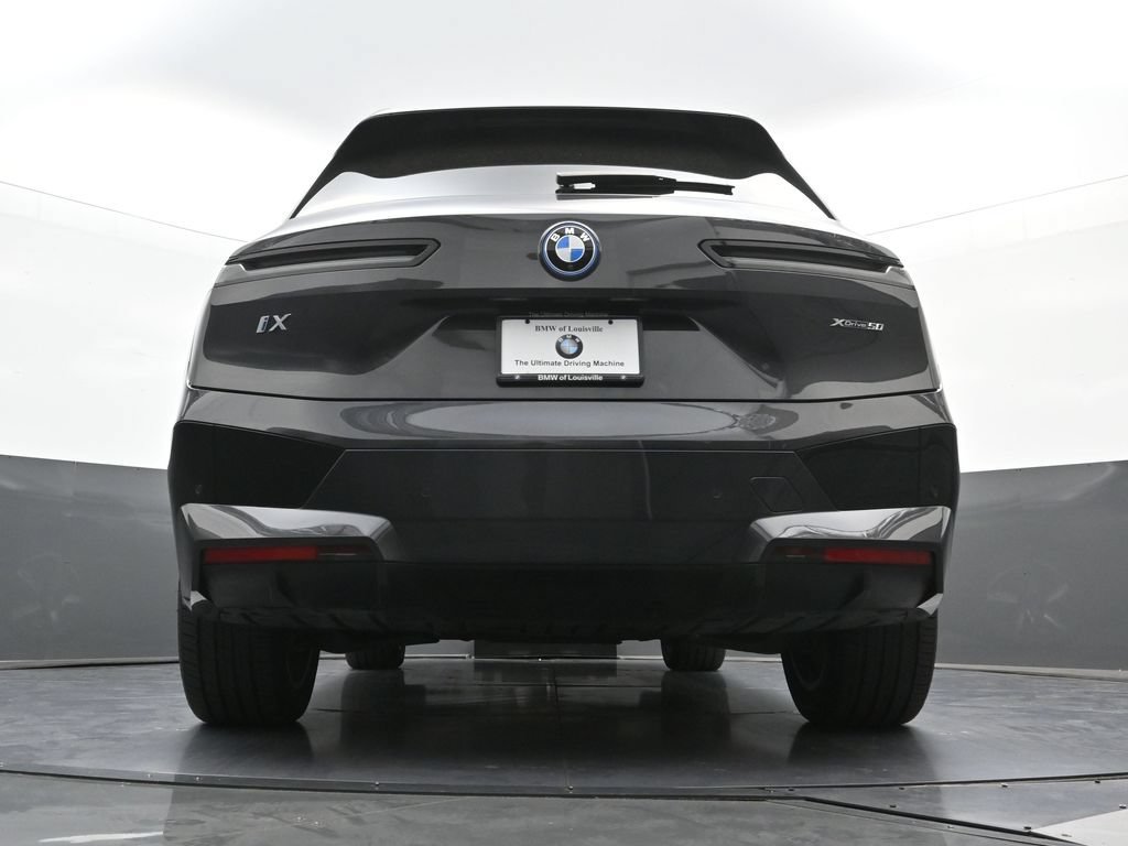 Used 2024 BMW iX xDrive50 w/ Sport Package AWD/4WD image 27