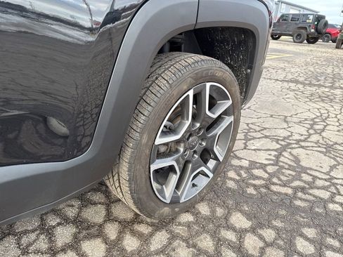 Used 2021 Jeep Renegade Sport image 25