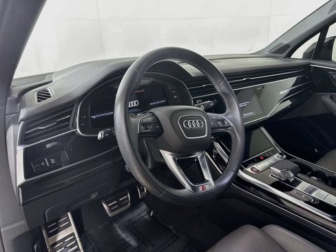 Certified 2023 Audi SQ7 Prestige w/ Sport Package AWD/4WD image 4