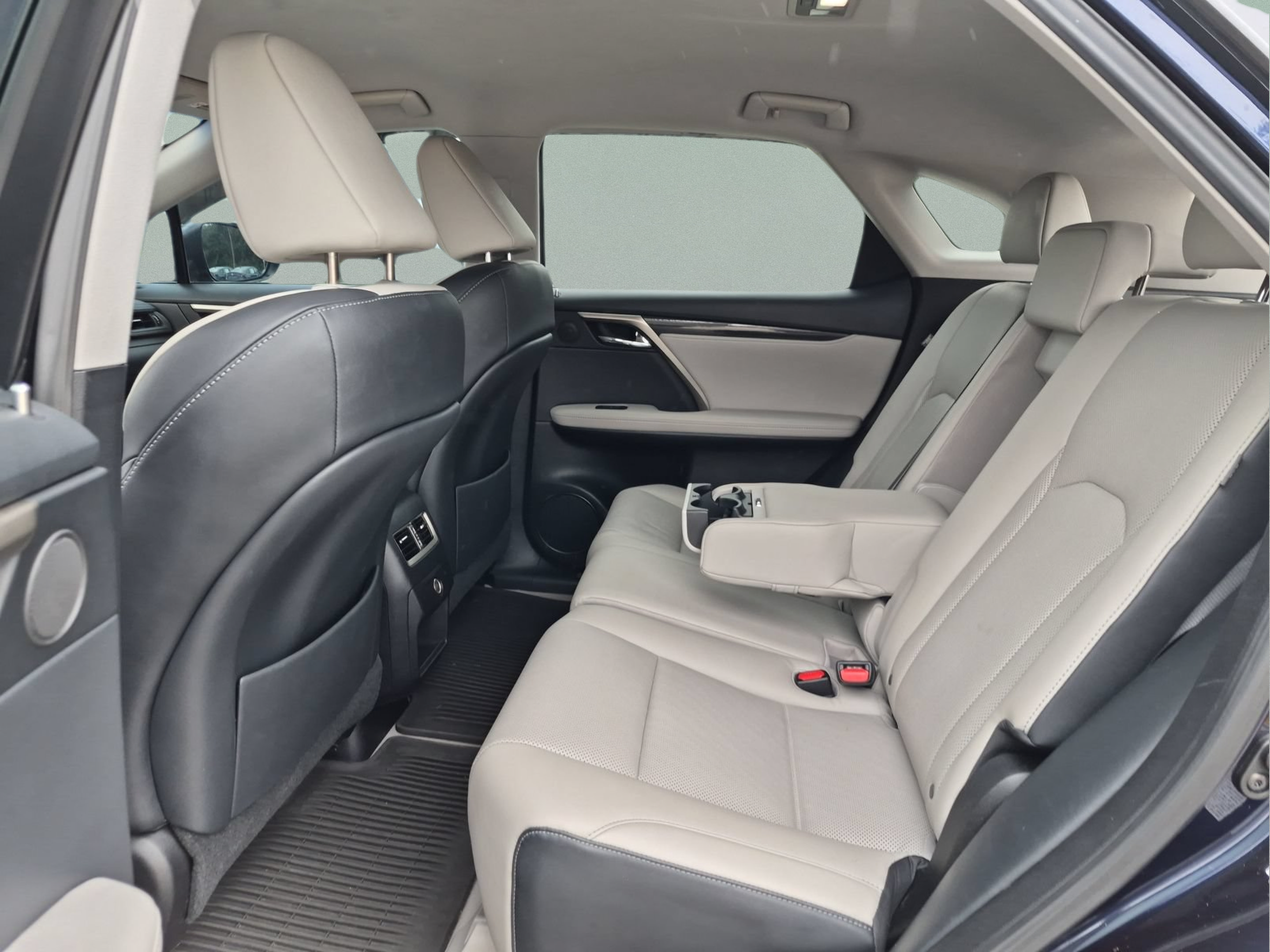 Used 2018 Lexus RX 350 FWD w/ Accessory Package image 17
