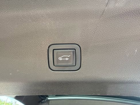 Used 2023 GMC Yukon Denali AWD/4WD image 30