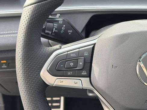 New 2026 Volkswagen Tiguan SE R-Line FWD image 27