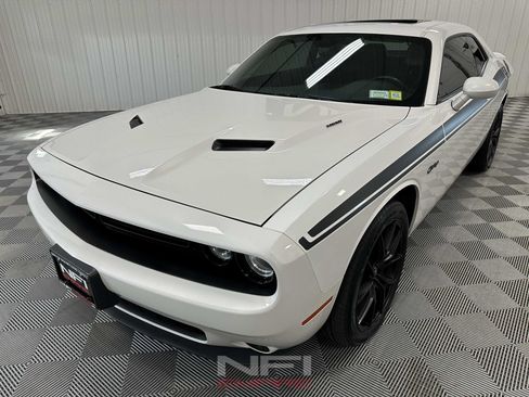 Used 2016 Dodge Challenger R/T RWD image 3