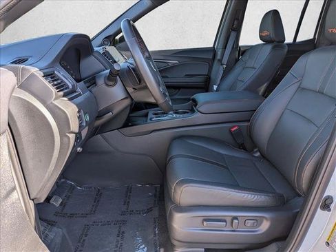 Used 2025 Honda Ridgeline TrailSport image 16