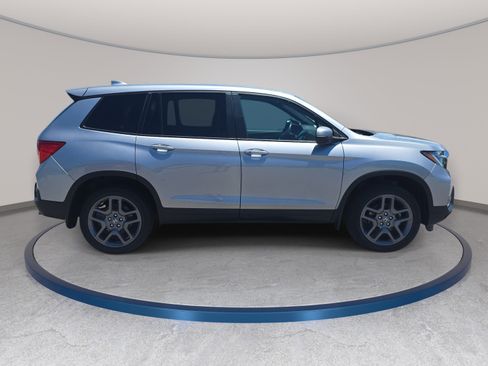 Used 2023 Honda Passport EX-L image 4
