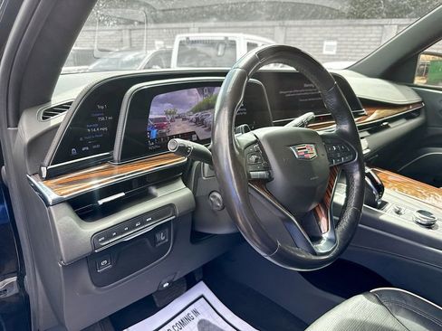 Used 2022 Cadillac Escalade ESV Premium Luxury AWD/4WD image 10