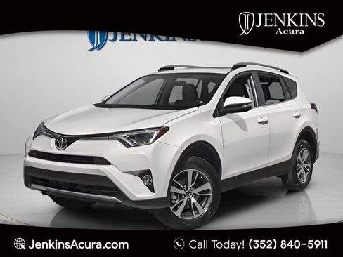 Used 2017 Toyota RAV4 XLE image 1