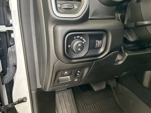 Used 2025 RAM 1500 Big Horn AWD/4WD image 46
