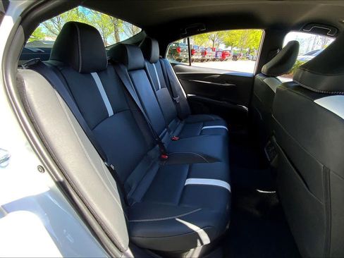 Used 2025 Toyota Camry SE FWD image 19