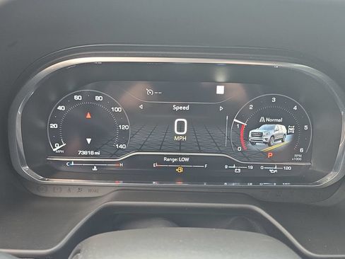 Certified 2022 GMC Yukon SLT w/ SLT Luxury Package AWD/4WD image 21
