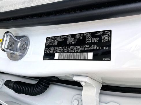 Certified 2023 Volvo XC60 T8 Plus image 31