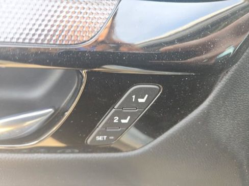 Used 2025 Honda CR-V EX-L image 9