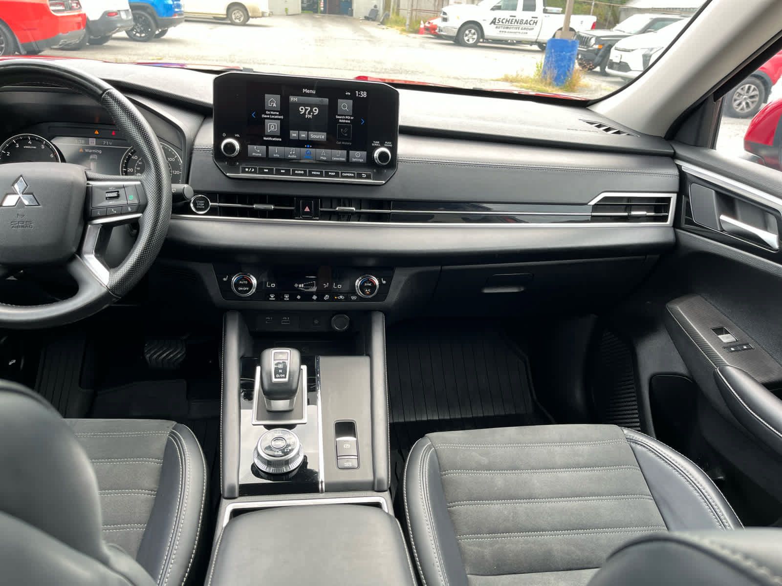 Used 2024 Mitsubishi Outlander SE AWD/4WD image 25