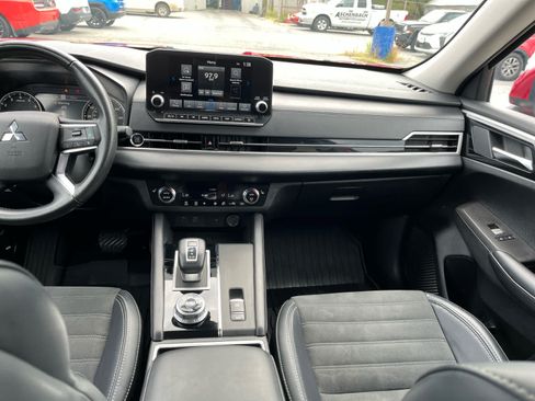 Used 2024 Mitsubishi Outlander SE AWD/4WD image 25
