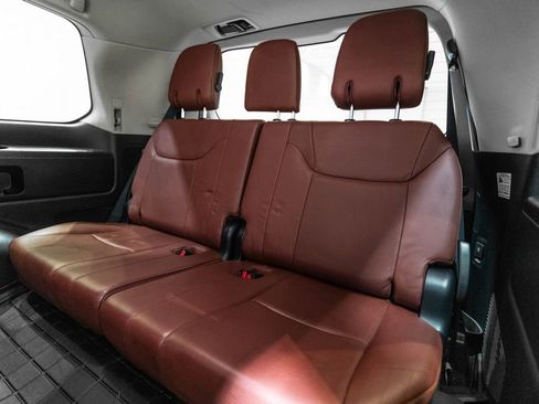 Used 2017 Lexus LX 570 4WD w/ Luxury Package image 42