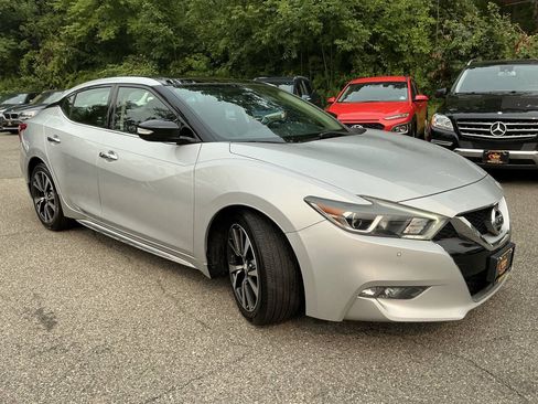 Used 2016 Nissan Maxima 3.5 SL w/ Interior Lighting Package FWD image 3