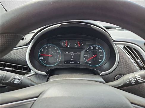 Used 2025 Chevrolet Malibu LT FWD image 8