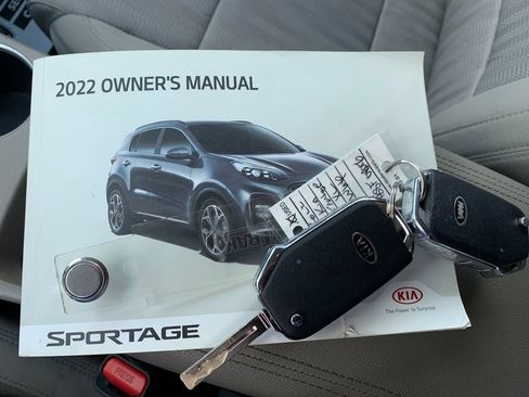 Used 2022 Kia Sportage LX AWD/4WD image 9