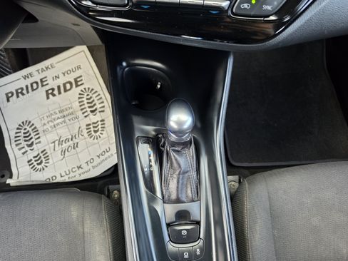 Used 2018 Toyota C-HR XLE FWD image 33